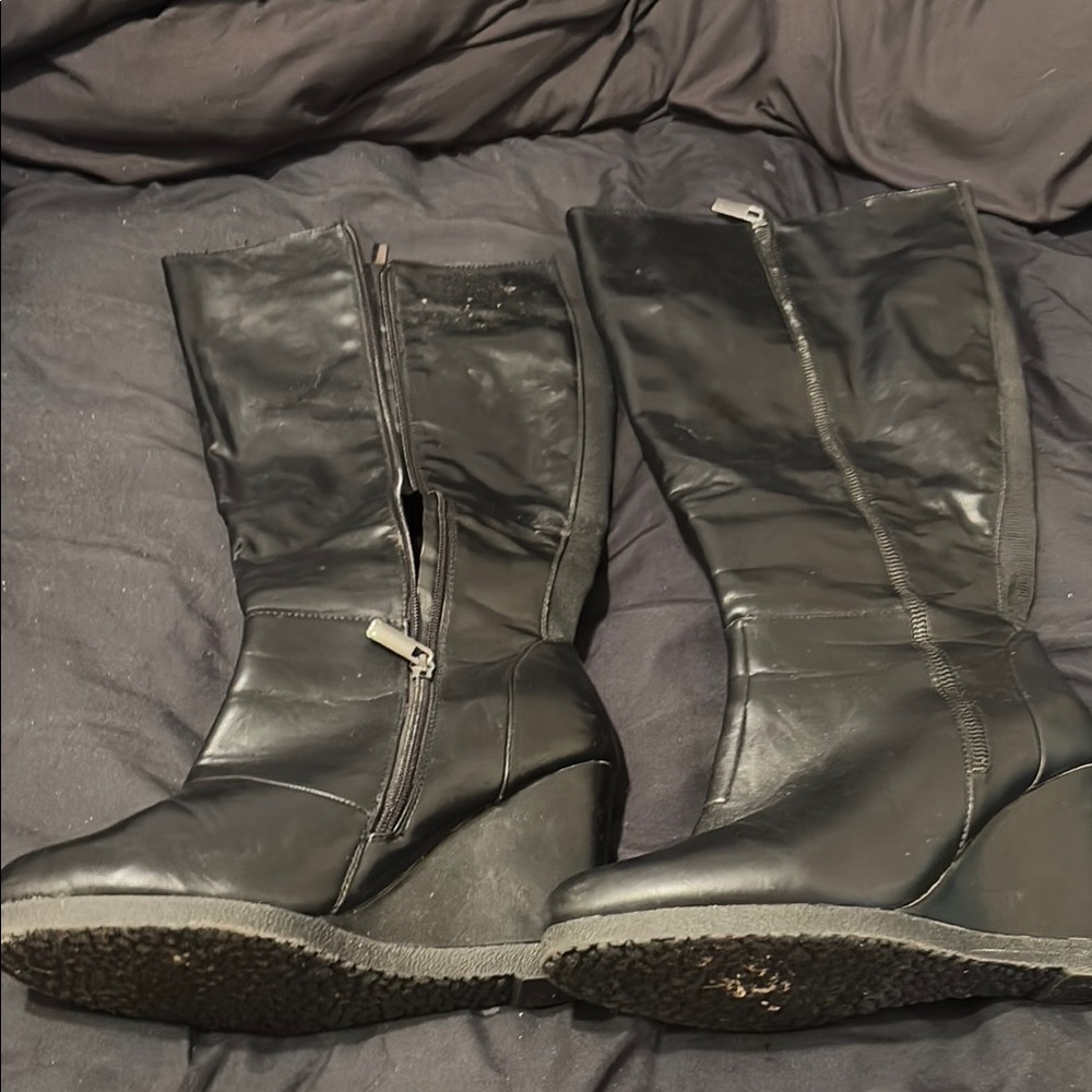 Black Heeled Boots with Knee-High Design and Glossy Finish 10 WIDE
